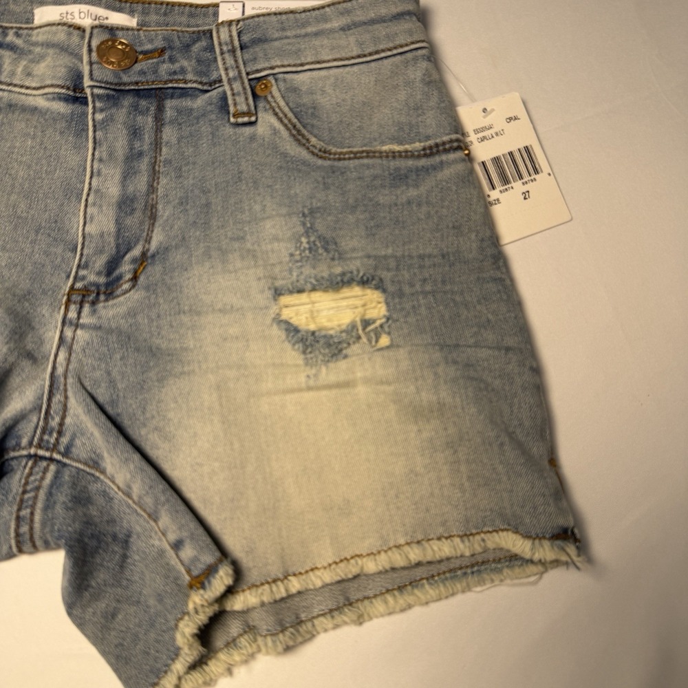 New STS Blue Women's 27 Aubrey Mid Rise Fray Hem Boyfriend Short, distressed